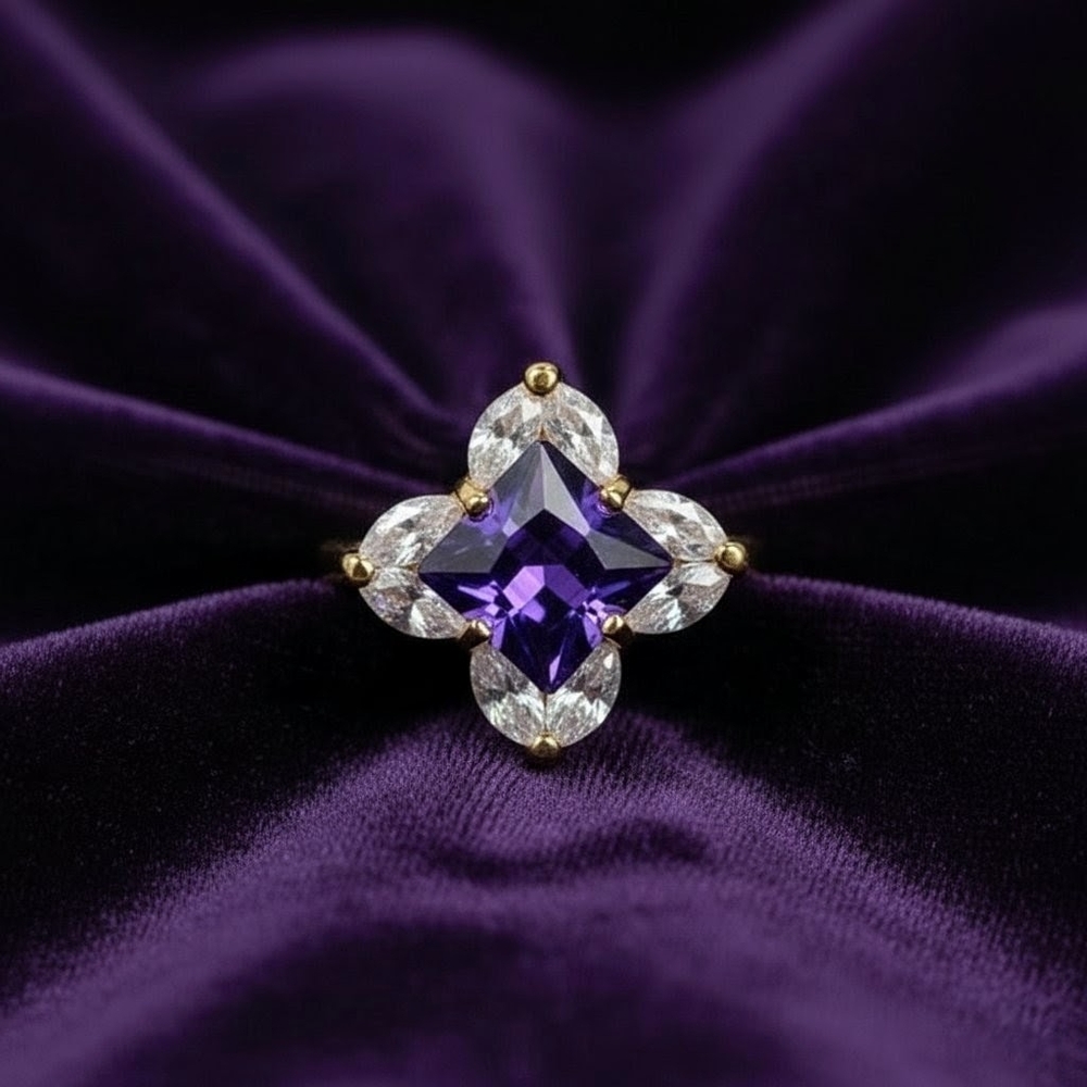 Vintage Y2K Quatrefoil Cocktail Ring • 14K Gold Overlay • 6.6g • Swarovski • 10 - Picture 8 of 8